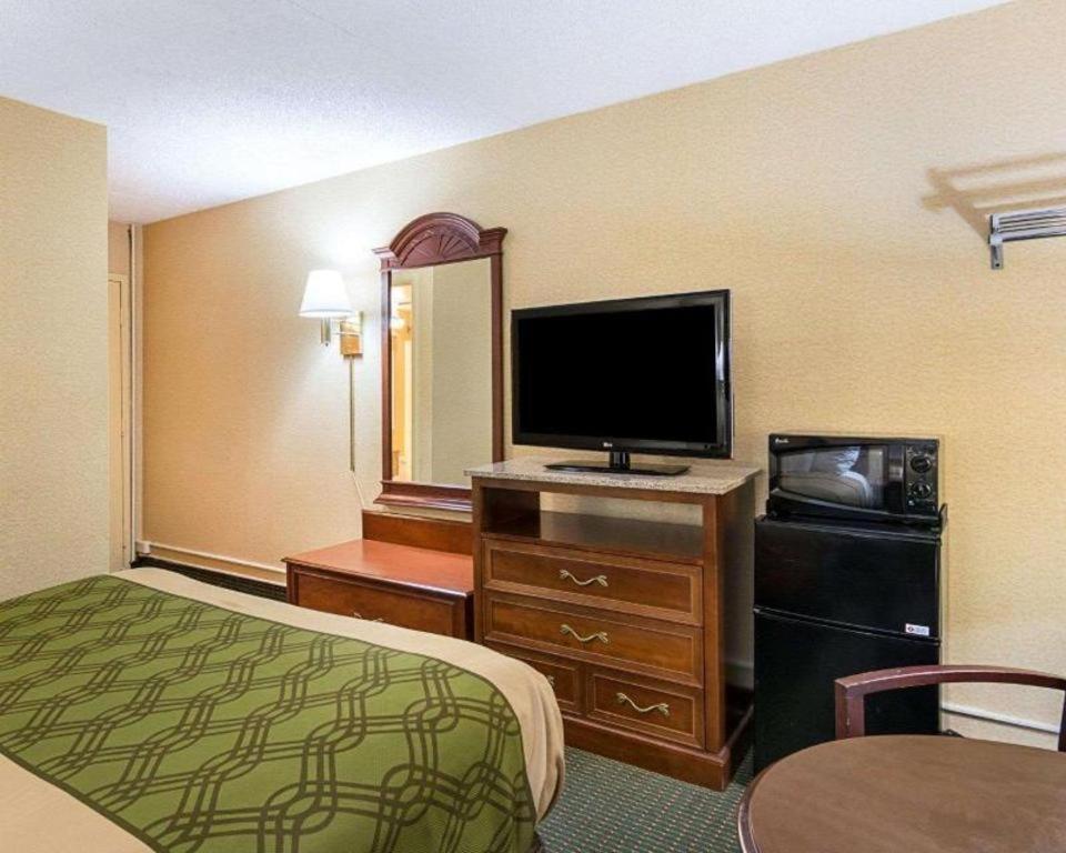Econo Lodge Near Quantico Marine Base Дъмфрис Екстериор снимка