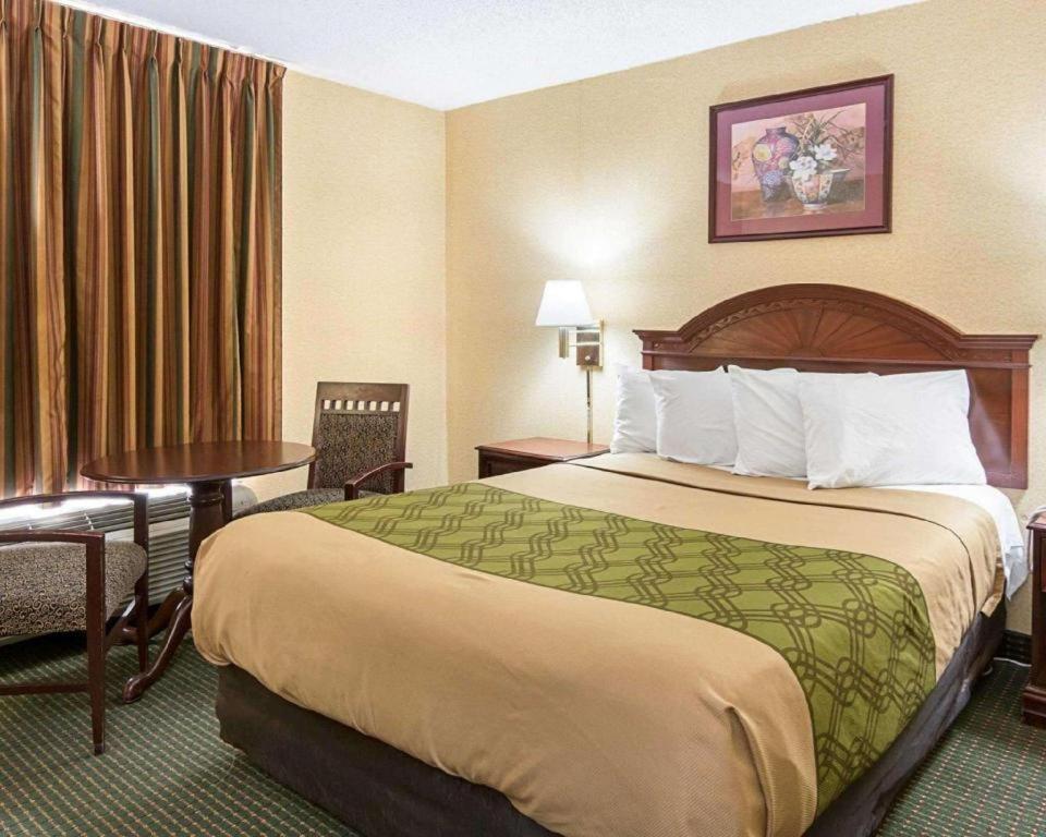 Econo Lodge Near Quantico Marine Base Дъмфрис Екстериор снимка
