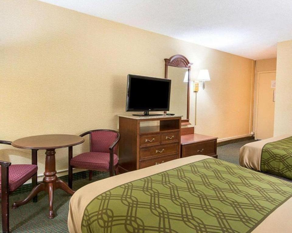 Econo Lodge Near Quantico Marine Base Дъмфрис Екстериор снимка
